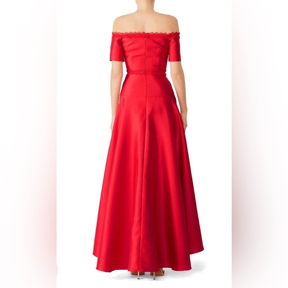 Monique Lhuillier Off Shoulder Red Mikado Gown size 2. - Picture 4 of 7